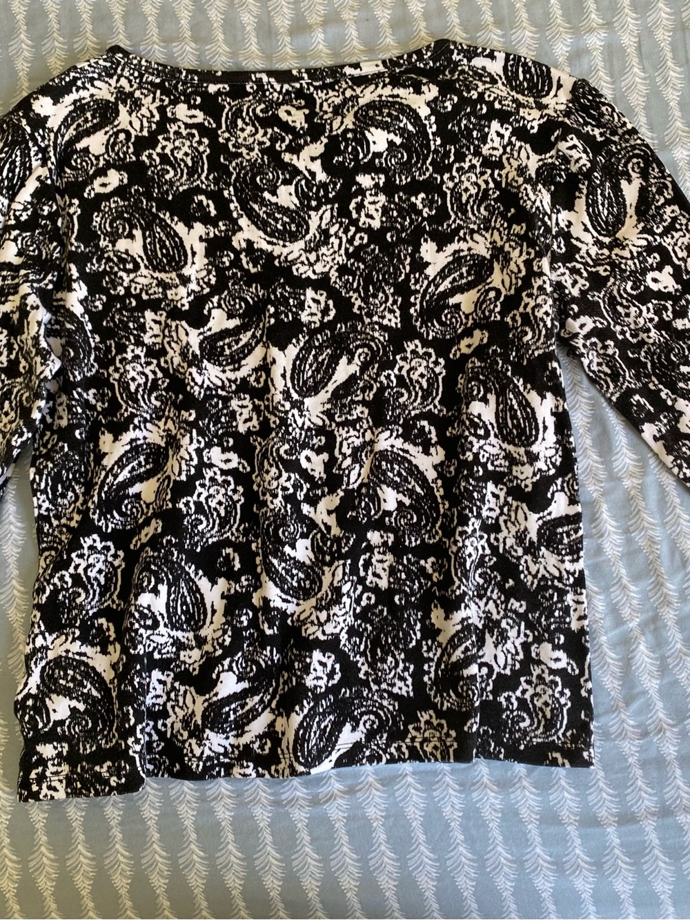 Anne Klein Black and White Paisley Print Key Hole Button Front Long Sleeve Top - Picture 6 of 7